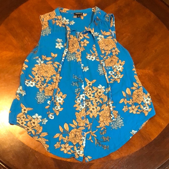Torrid Blue Floral Crepe Tie Front Button Front Top 00X - Picture 3 of 8